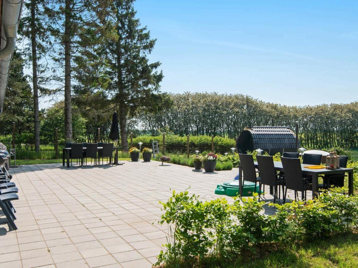 10 Person Holiday Home In Glesborg Room photo