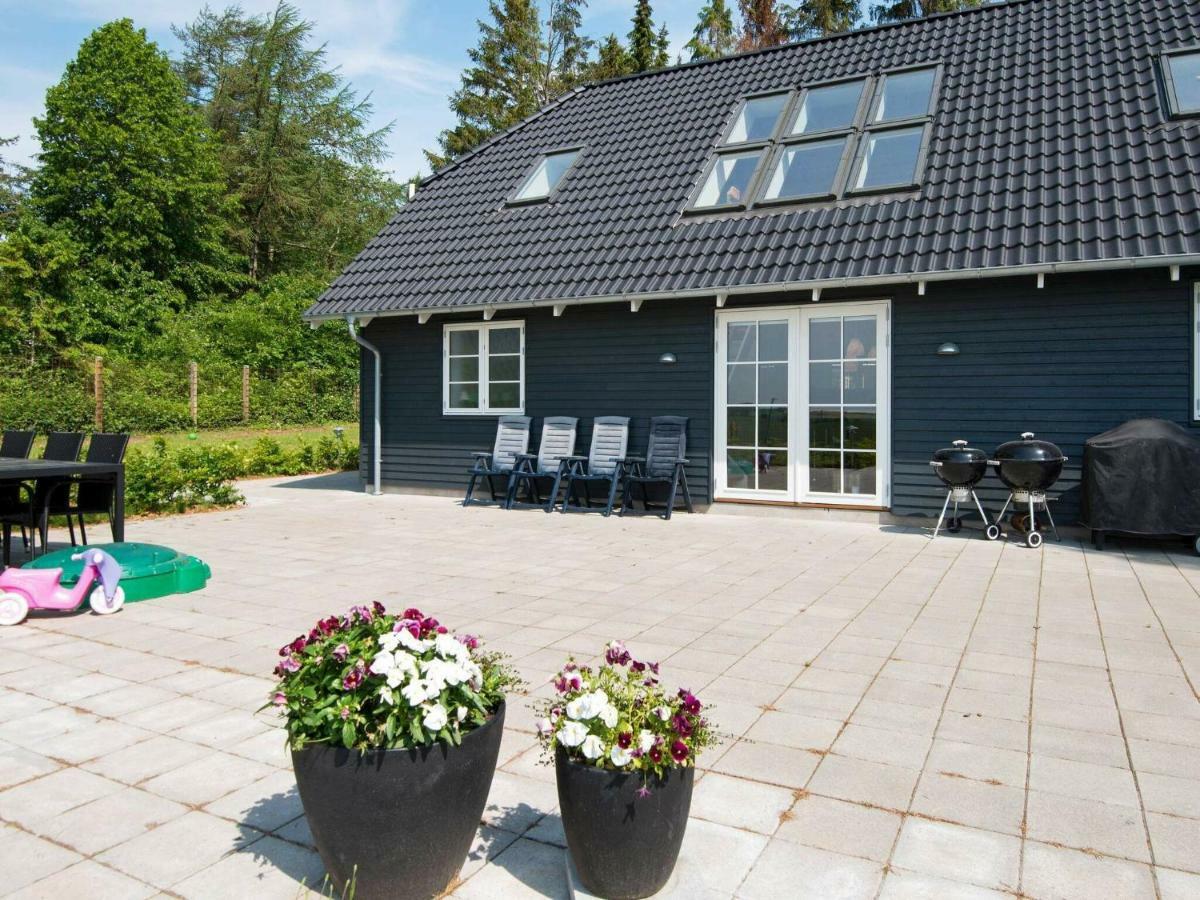 10 Person Holiday Home In Glesborg Exterior photo